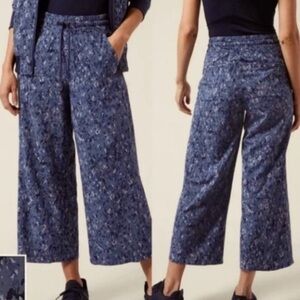 Athleta Avenue Wide Leg Crop Camo Pants